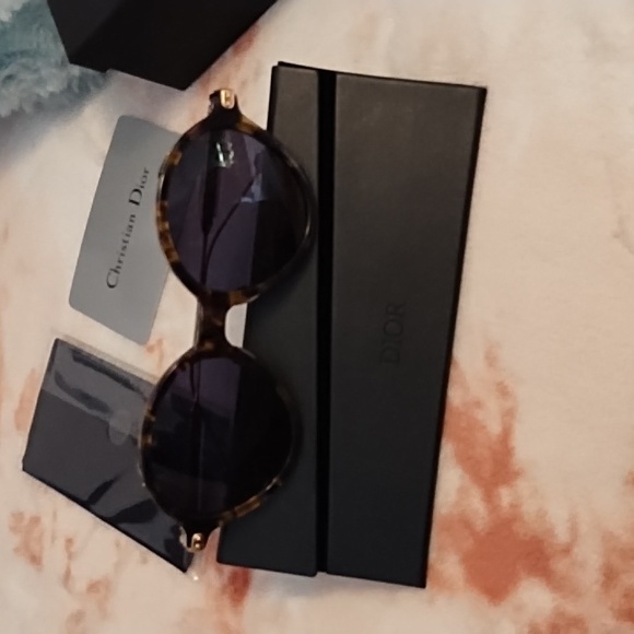 Dior Umbrage Sunglasses - Picture 11 of 12